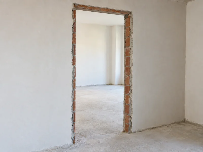 Hueco de obra preparado para instalar una puerta en block de interior